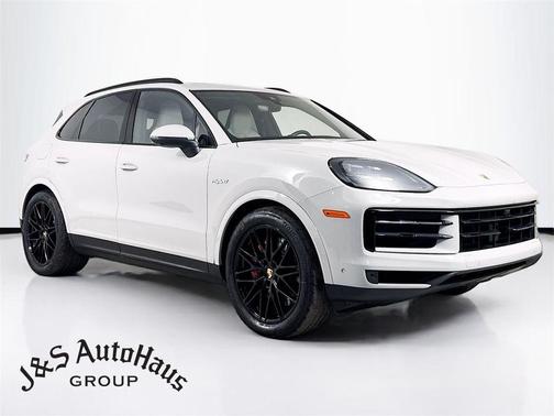2024 Porsche Cayenne S