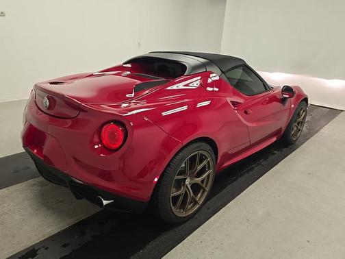 Rosso 2018 Alfa Romeo 4C Spider Spider