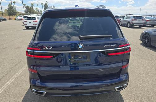 2023 BMW X7 xDrive40i