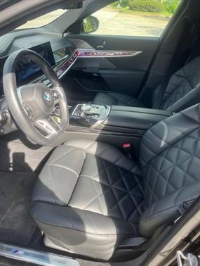 2025 BMW 740 i xDrive