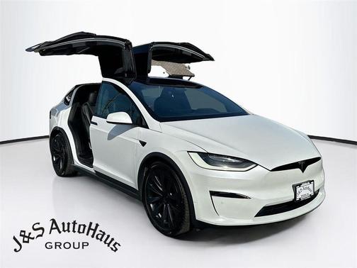 White 2023 Tesla Model X Plaid