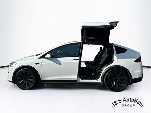 White 2023 Tesla Model X Plaid