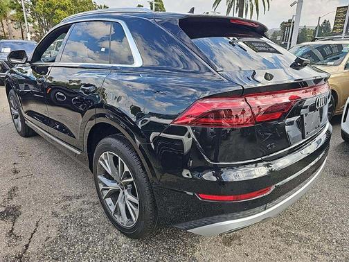 2024 Audi Q8 55 Premium