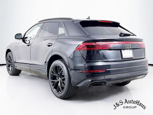 2024 Audi Q8 55 Premium