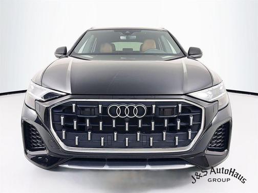 2024 Audi Q8 55 Premium