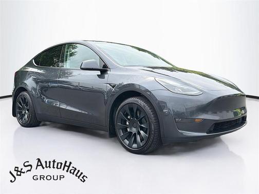 Black 2024 Tesla Model Y Long Range