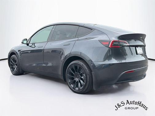Black 2024 Tesla Model Y Long Range