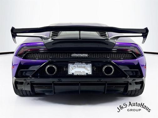 2022 Lamborghini Huracan EVO Base