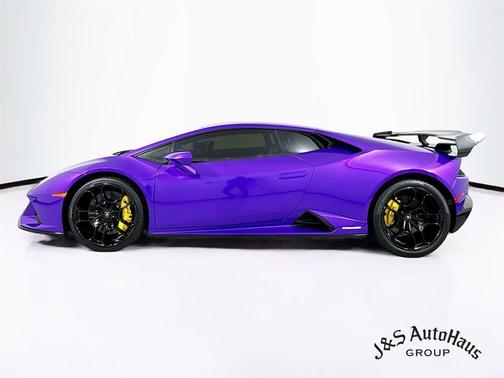 2022 Lamborghini Huracan EVO Base