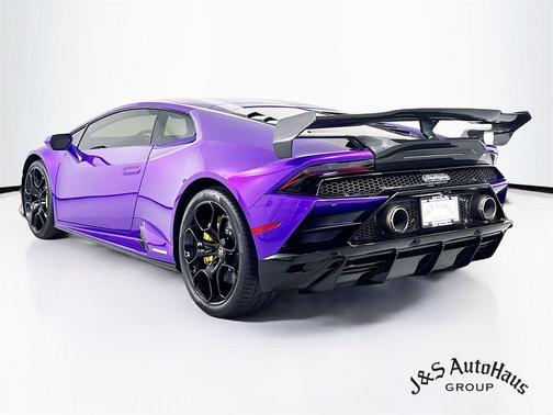 2022 Lamborghini Huracan EVO Base