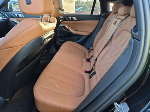 2023 BMW X6 xDrive40i