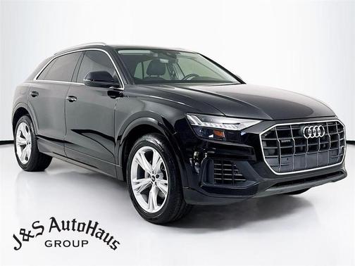 2023 Audi Q8 55 Premium
