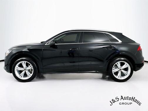 2023 Audi Q8 55 Premium
