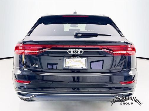 2023 Audi Q8 55 Premium