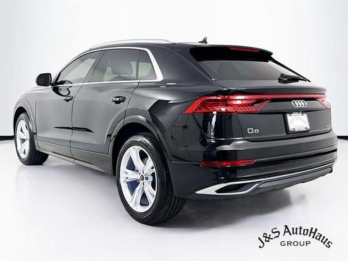 2023 Audi Q8 55 Premium