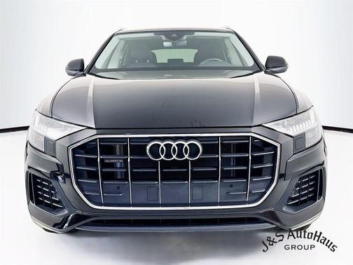 2023 Audi Q8 55 Premium