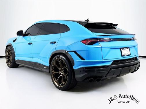 2023 Lamborghini Urus Performante