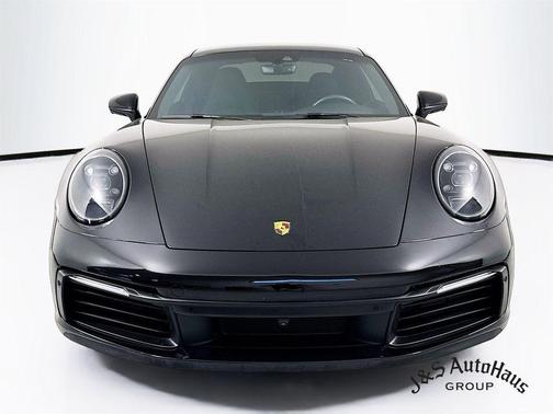 2021 Porsche 911 Carrera