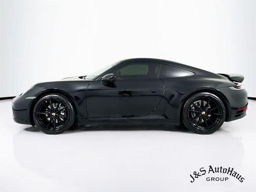 2021 Porsche 911 Carrera