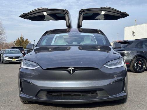 2022 Tesla Model X Base