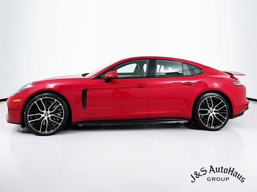 2021 Porsche Panamera GTS