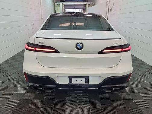 2023 BMW 760 760i xDrive