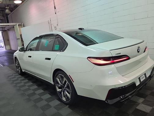 2023 BMW 760 760i xDrive