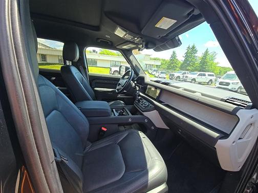 Santorini Black 2023 Land Rover Defender 110 SE