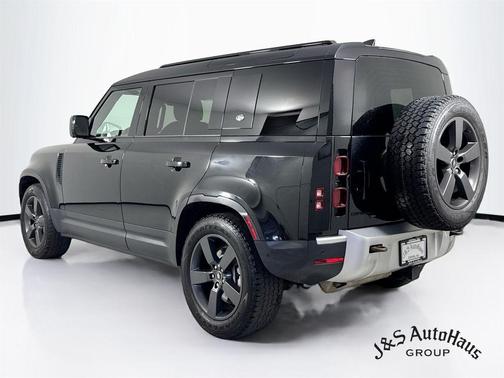 Santorini Black 2023 Land Rover Defender 110 SE