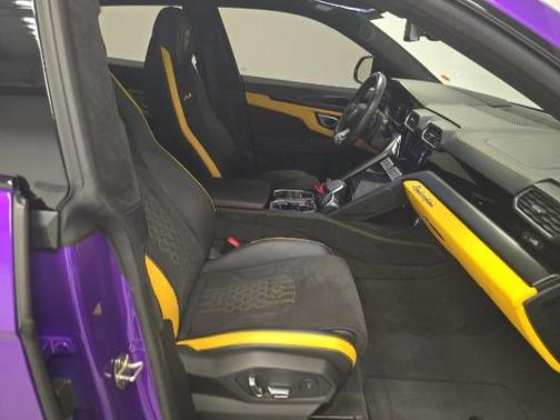 2023 Lamborghini Urus S