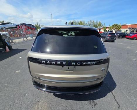 Batumi Gold 2022 Land Rover Range Rover P400 SE