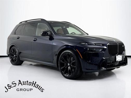 Carbon Black Metallic 2025 BMW X7 M60i
