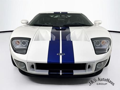 White 2005 Ford GT Base