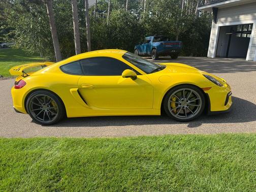 2016 Porsche Cayman GT4