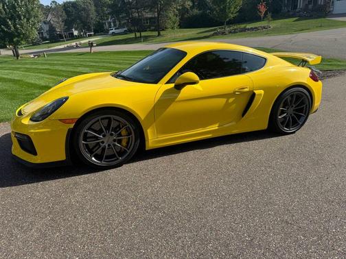 2016 Porsche Cayman GT4