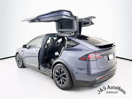 2023 Tesla Model X Base