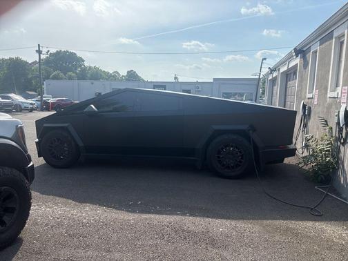 2025 Tesla Cybertruck Base