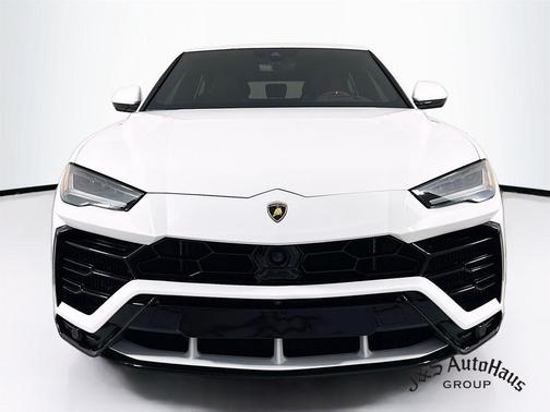 2019 Lamborghini Urus Base