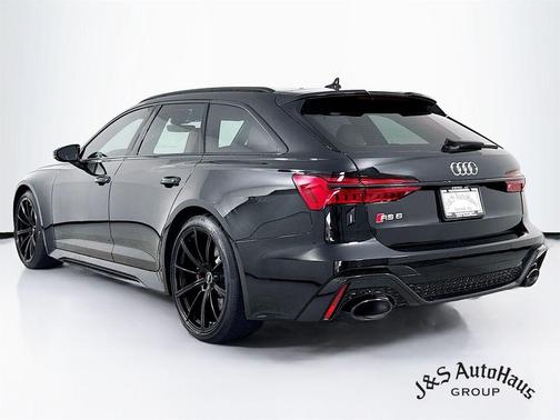 Mythos Black Metallic 2025 Audi RS 6 Avant 4.0T