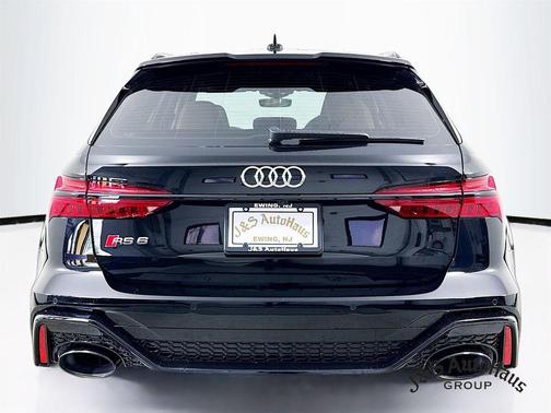 Mythos Black Metallic 2025 Audi RS 6 Avant 4.0T