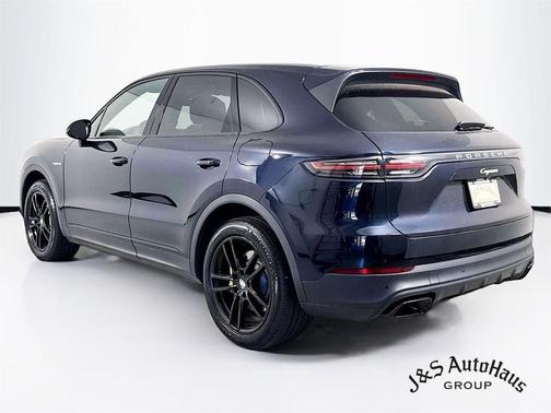 2022 Porsche Cayenne AWD
