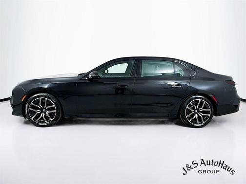 2023 BMW 760 760i xDrive