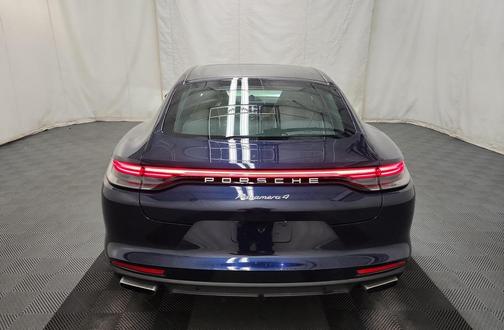 2021 Porsche Panamera 4