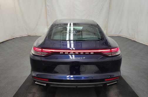 2021 Porsche Panamera 4