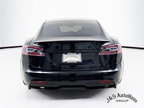 2022 Tesla Model S Base