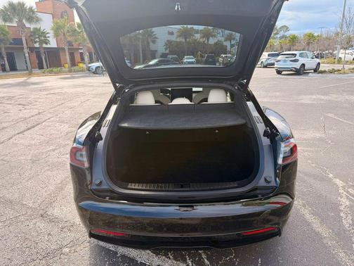 2022 Tesla Model S Base