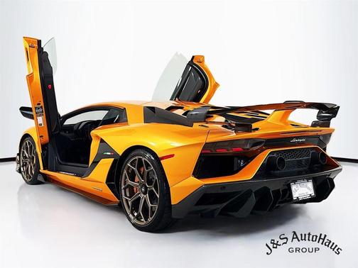 2021 Lamborghini Aventador SVJ Base