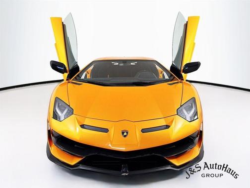 2021 Lamborghini Aventador SVJ Base