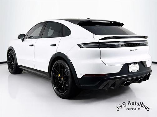 2024 Porsche Cayenne Turbo GT