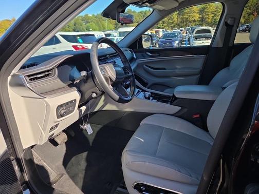 2022 Jeep Grand Cherokee 4xe Overland